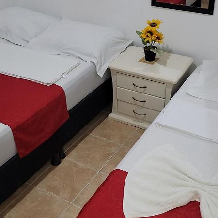 Hostal Villa Del Rio Las Brisas วิลญาเวียคา ภายนอก รูปภาพ