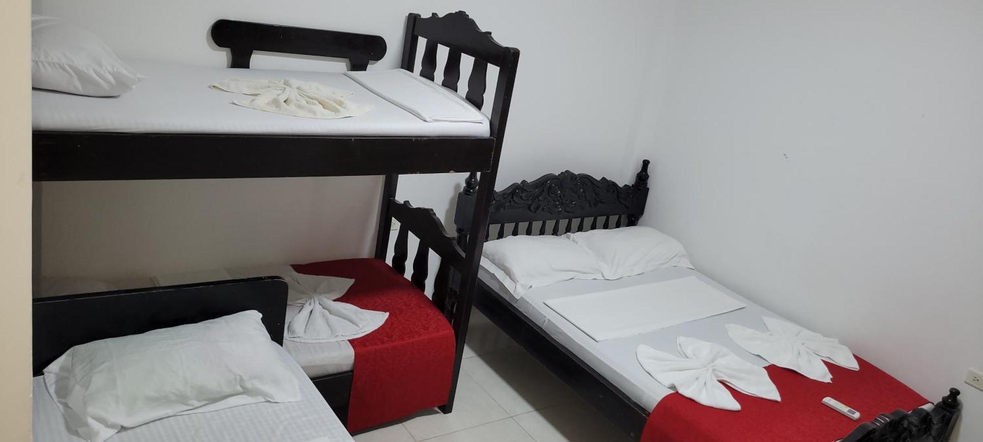 Hostal Villa Del Rio Las Brisas วิลญาเวียคา ภายนอก รูปภาพ