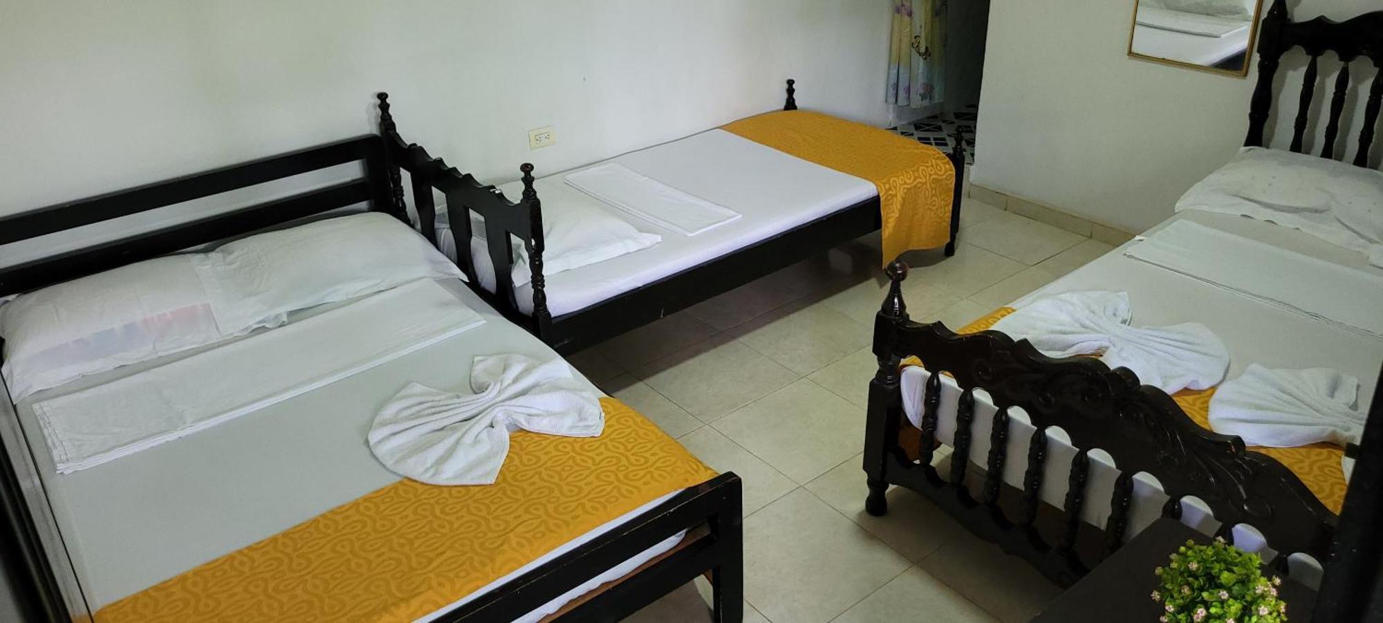 Hostal Villa Del Rio Las Brisas วิลญาเวียคา ภายนอก รูปภาพ